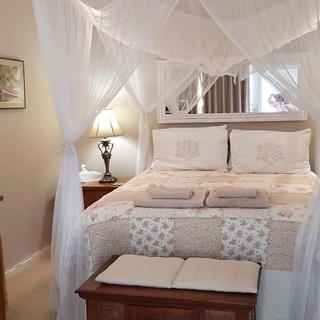 Papillon Guest Suite Simonʼs Town Екстериор снимка
