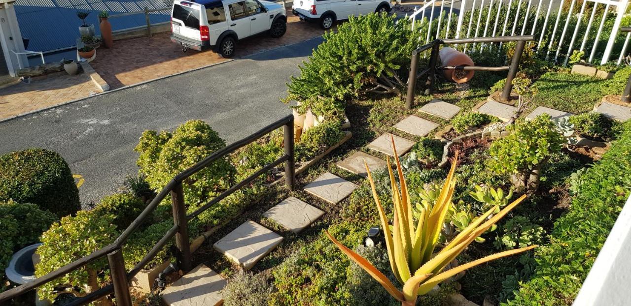 Papillon Guest Suite Simonʼs Town Екстериор снимка