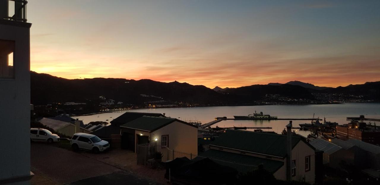 Papillon Guest Suite Simonʼs Town Екстериор снимка