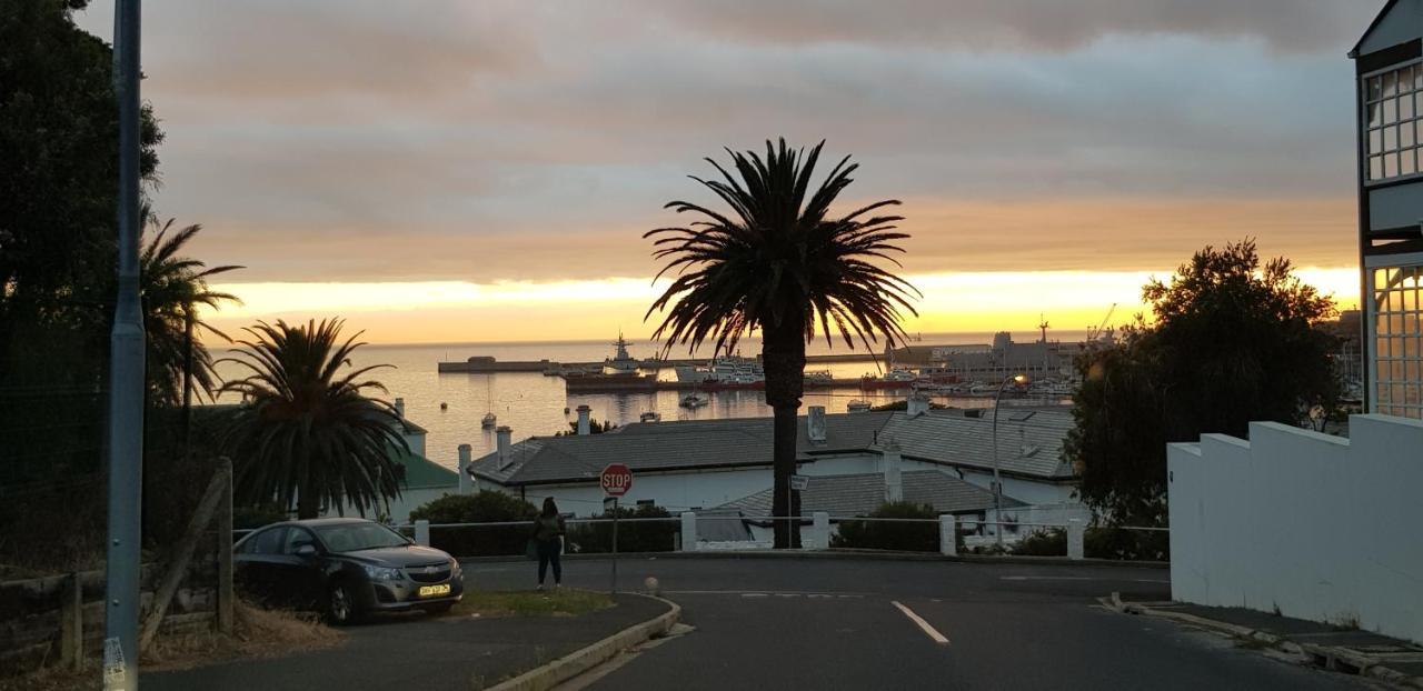 Papillon Guest Suite Simonʼs Town Екстериор снимка