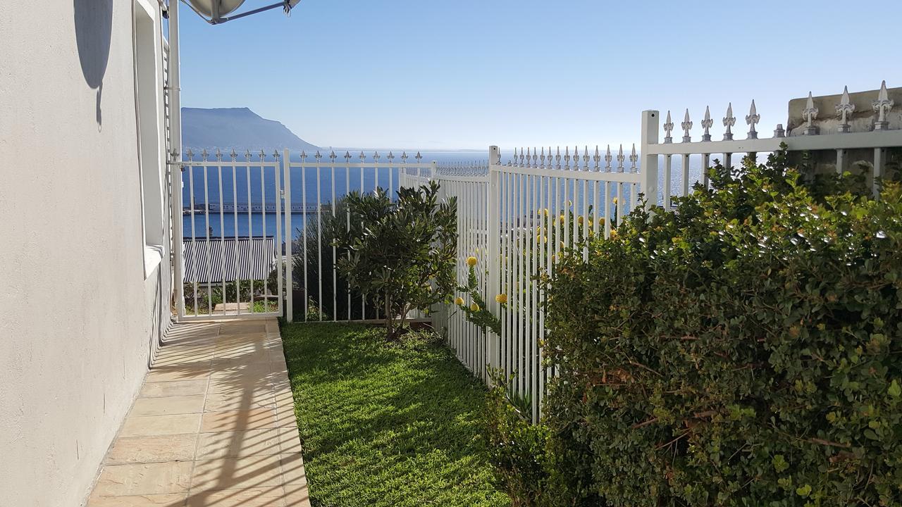 Papillon Guest Suite Simonʼs Town Екстериор снимка