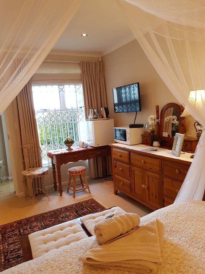 Papillon Guest Suite Simonʼs Town Екстериор снимка