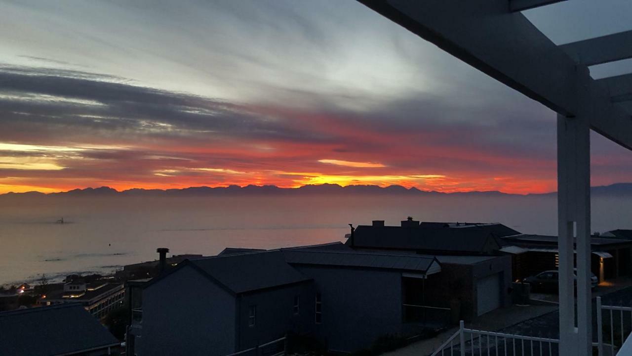 Papillon Guest Suite Simonʼs Town Екстериор снимка